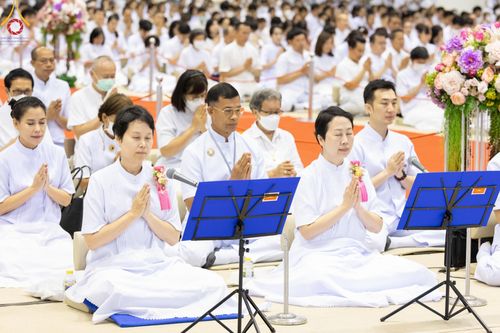 ภาพ No.136760:พิธีตักบาตร พิธีบูชาข้าวพระ ในวันอาทิตย์ต้นเดือนที่ 5 พฤษภาคม พ.ศ. 2567 ณ วัดพระธรรมกาย จ.ปทุมธานี