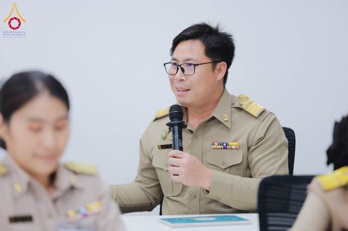 ภาพ No.311606:วันจันทร์ที่ 23 กุมภาพันธ์ พ.ศ. 2569 เปิดโลกทัศน์ผู้บริหารสถานศึกษายุคใหม่ เรียนรู้ต้นแบบการพัฒนาคนผ่านพลัง “บวร–V-Star” ผู้เข้ารับการพัฒนาตามโครงการ สพฐ. ศึกษาดูงานวัดพระธรรมกาย เสริมภาวะผู้นำคุณธรรมสู่การบริหารโรงเรียนอย่างยั่งยืน ณ อาคาร 100 ปี คุณยาย