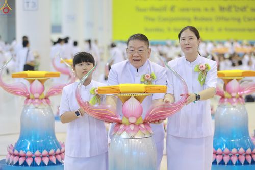 ภาพ No.318539:วันอาทิตย์ต้นเดือนที่ 5 เมษายน พ.ศ.2569 พิธีทอดผ้าป่าสมทบมหาสังฆทาน 40,000 กว่าวัดทั่วประเทศ ณ สภาธรรมกายสากล วัดพระธรรมกาย