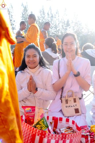 ภาพ No.292437:วันที่ 11 มกราคม พ.ศ. 2569 พิธีตักบาตรพระธรรมยาตรา ณ อนุสรณ์สถานคลองบางนางแท่น อ.สามพราน จ.นครปฐม ในโครงการธรรมยาตรา กตัญญูบูชา มหาปูชนียาจารย์ พระมงคลเทพมุนี(สด จนฺทสโร) พระผู้ปราบมาร อนุสรณ์สถาน 7 แห่ง ปีที่ 14