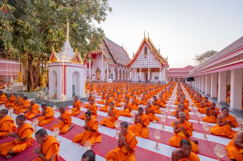 ภาพ No.293998:วันที่ 14 มกราคม พ.ศ. 2569 พิธีจุดประทีปถวายเป็นพุทธบูชา และบูชาธรรมมหาปูชนียาจารย์  ณ วัดสองพี่น้อง ต.ต้นตาล อ.สองพี่น้อง จ.สุพรรณบุรี ในโครงการธรรมยาตรา กตัญญูบูชา มหาปูชนียาจารย์ พระมงคลเทพมุนี(สด จนฺทสโร) พระผู้ปราบมาร อนุสรณ์สถาน 7 แห่ง ปีที่ 14