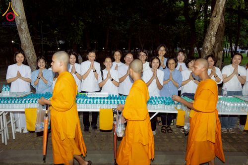 ภาพ No.233230:วันที่ 11 กรกฏาคม พ.ศ. 2568 พิธีอธิษฐานพรรษา ของคณะสงฆ์ ณ โบสถ์พระไตรปิฎก วัดพระธรรมกาย ต.คลองสาม อ.คลองหลวง จ.ปทุมธานี