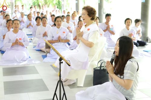 ภาพ No.155088:โครงการอุบาสกแก้ว อุบาสิกาแก้ว รุ่นที่ 2 ตัวแทนทอดกฐินสามัคคีทั่วไทย 30,000 วัด บูชาธรรม 80 ปี หลวงพ่อธัมมชโย จังหวัดบุรีรัมย์ ระหว่างวันที่ 13-15 กันยายน พ.ศ. 2567