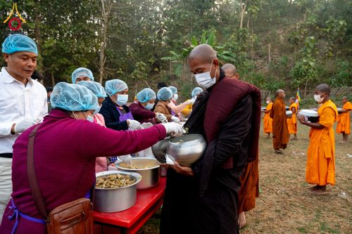 ภาพ No.131058:Photo Story ปฐมบรรพชาชาวพุทธมาร์มา Episode 4/5 วันที่ 13 กุมภาพันธ์พ.ศ. 2567 ณ วัดธัมจักร อรัญกุฏิ บังกลาเทศ