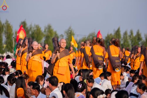 ภาพ No.198220:พิธีต้อนรับพระธรรมยาตรา ณ อนุสรณ์สถานลำดับที่ 5 สถานที่เผยแผ่วิชชาธรรมกายครั้งแรก อนุสรณ์สถานบางปลา วัดบางปลา อำเภอบางเลน จังหวัดนครปฐม ในโครงการธรรมยาตรา กตัญญูบูชา มหาปูชนียาจารย์ พระมงคลเทพมุนี(สด จนฺทสโร) พระผู้ปราบมาร ปีที่ 13 วัน 19 มกราคม พ.ศ.2568