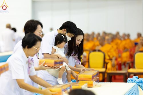 ภาพ No.167787:พิธีทอดกฐิน และ พิธีกรานกฐิน ในวันอาทิตย์ที่ 3 พฤศจิกายน พ.ศ. 2567 ณ วัดพระธรรมกาย จ.ปทุมธานี