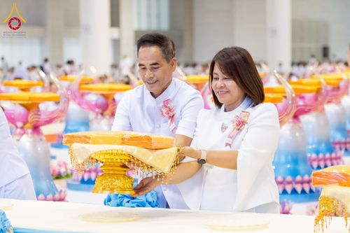 ภาพ No.215474:วันอาทิตย์ต้นเดือนที่ 6 เมษายน พ.ศ. 2568 ขบวนอัญเชิญผ้าป่าสมทบ มหาสังฆทาน 40,000 กว่าวัดทั่วประเทศ ณ สภาธรรมกายสากล วัดพระธรรมกาย