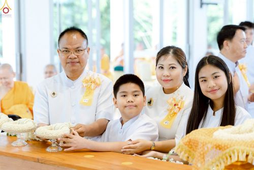 ภาพ No.239478:วันอาทิตย์ที่ 17 สิงหาคม พ.ศ. 2568 พิธีกดปุ่มอัญเชิญรูปเหมือน พระมงคลเทพมุนี (สด จันทสโร)  ณ มหาวิหารแก้วพระมงคลเทพมุนี  ศูนย์ปฏิบัติธรรมแก้วเมืองเลย