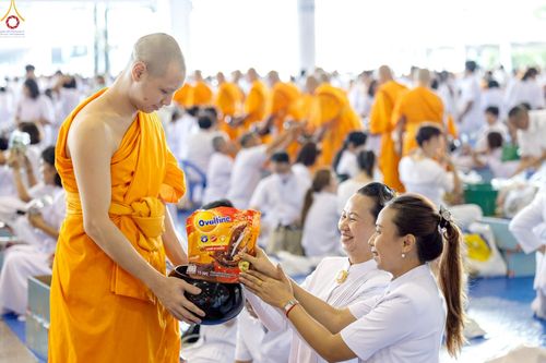 ภาพ No.263953:วันอาทิตย์ที่ 2 พฤศจิกายน พ.ศ. 2568 พิธีตักบาตรอาทิตย์ต้นเดือน ณ บ้านแก้วเรือนทองคุณยายฯ วัดพระธรรมกาย