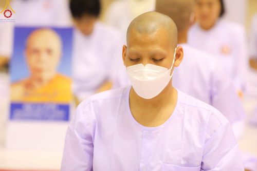 ภาพ No.101507:พิธีเวียนประทักษิณ, พิธีวันทาเจดีย์, พิธีขอขมาและมอบผ้าไตร ในโครงการอุปสมบทหมู่ รุ่นบูชาธรรมมหาปูชนียาจารย์ ณ วัดพระธรรมกาย ในวันที่ 9 ธันวาคม พ.ศ. 2566