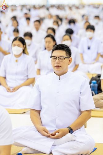 ภาพ No.86924:พิธีตักบาตร , พิธีบูชาข้าวพระ , พิธีจุดเทียนใจ ไฟนิรันดร์ อนันตชัย ในวันอาทิตย์ต้นเดือน 3 กันยายน พ.ศ. 2566 ณ วัดพระธรรมกาย