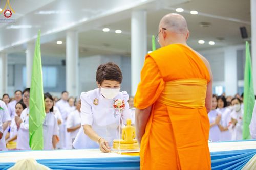 ภาพ No.159562:สัมมนาพิเศษและพิธีมอบองค์พระธรรมกาย 2,000 องค์ ณ ห้องแก้วสารพัดนึก 1 วัดพระธรรมกาย วันอาทิตย์ต้นเดือนที่ 6 ตุลาคม พ.ศ. 2567