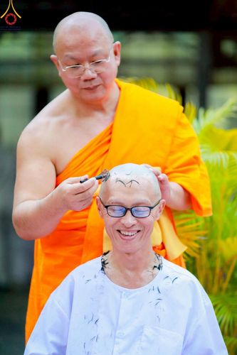 ภาพ No.216772:วันอาทิตย์ที่ 6 เมษายน พ.ศ. 2568 พิธีตัดปอยผม และปลงผมนาคธรรมทายาท โครงการบวชบูชาธรรม81ปี หลวงพ่อธัมมชโย โครงการ 1 และ 2 โครงการนานาชาติ AEC&WAB รุ่น CEO (ผู้บริหาร) รุ่นที่4 ณ หมู่บ้านบรรลุธรรม วัดพระธรรมกาย