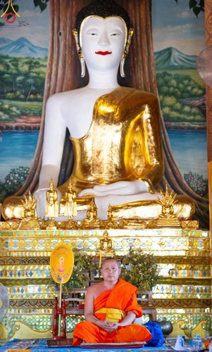 ภาพ No.63087:Photo Story  มหัศจรรย์วัดดงดินแดง Episode 2 โครงการบรรพชาอุปสมบทหมู่ ฟื้นฟูพระพุทธศาสนาทั่วไทย ณ วัดดงดินแดง อ.อมก๋อย จ.เชียงใหม่ วันที่ 3 เมษายน พ.ศ. 2567