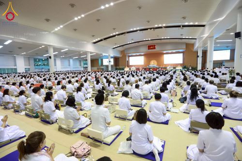 ภาพ No.264380:วันอาทิตย์ที่ 2 พฤศจิกายน พ.ศ. 2568 พิธีบูชาข้าวพระ ณ สภาธรรมกายสากล วัดพระธรรมกาย