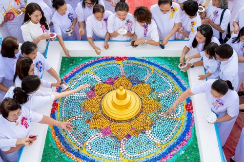 ภาพ No.275170:วันอาทิตย์ที่ 30 พฤศจิกายน พ.ศ. 2568 พิธีตอกเสาเข็ม "สร้างองค์พระเจดีย์เพื่อสร้างสันติภาพโลก" ต้นสุดท้าย ณ ศูนย์ปฏิบัติธรรมระยอง (บ้านช่องลม)