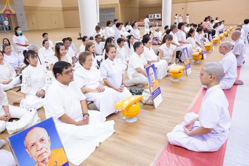 ภาพ No.217036:วันเสาร์ที่ 12 เมษายน พ.ศ. 2568 พิธีเวียนประทักษิณรอบพระมหาธรรมกายเจดีย์  พิธีวันทาเจดีย์ พิธีขอขมาและมอบผ้าไตร ในโครงการอุปสมบทหมู่ บูชาธรรมหลวงพ่อธัมมชโย, โครงการธรรมทายาท ระดับอุดมศึกษา รุ่นที่ 52 ,  โครงการบวชพระนานาชาติ AEC & WAB CEO รุ่นที่ 4 , ณ ว