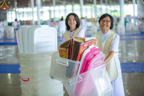 ภาพ No.137252:พิธีตักบาตร และปฏิบัติธรรม ในวันวิสาขบูชา วันพุธที่ 22 พฤษภาคม พ.ศ. 2567 ( วันพระขึ้น15 ค่ำ เดือน 6 ) ณ วัดพระธรรมกาย จ.ปทุมธานี