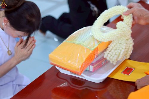 ภาพ No.229763:วันที่ 25 มิถุนายน พ.ศ. 2568 (แรม 15 ค่ำ เดือน 7) พิธีบุพเปตพลี ครั้งที่ 166 ร่วมอุทิศบุญแด่หมู่ญาติที่ล่วงลับไปแล้ว และสืบทอดอายุพระพุทธศาสนา ณ หอฉันคุณยายอาจารย์ฯ วัดพระธรรมกาย