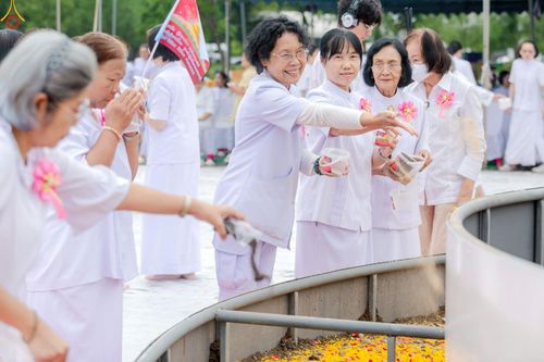 ภาพ No.246939:วันอาทิตย์ที่ 14 กันยายน พ.ศ. 2568 พิธีทอดผ้าป่า ซื้อดิน ปรับพื้นที่ลานธรรม  และพิธีกลั่นแผ่นดิน โปรยทราย สถาปนาองค์พระเจดีย์ เพื่อสร้างสันติภาพโลก  ณ ศูนย์ปฏิบัติธรรมสระบุรี อ.พระพุทธบาท จ.สระบุรี