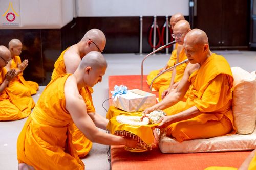 ภาพ No.256272:วันที่ 4 ตุลาคม พ.ศ. 2568 พิธีบรรพชาอุปสมบท  โครงการอุปสมบทหมู่บูชาธรรม 141 ปี  พระมงคลเทพมุนี (สด จนฺทสโร) ณ โบสถ์พระไตรปิฏก วัดพระธรรมกาย จ.ปทุมธานี