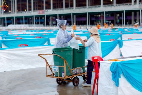 ภาพ No.218707:วันพฤหัสบดีที่ 17 เมษายน พ.ศ. 2568 การเตรียมงานในลานธรรม , สภาธรรมกายสากล , วิหารคด  เพื่องานวันคุ้มครองโลก 22 เมษายน พ.ศ. 2568