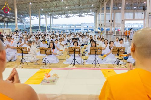 ภาพ No.279182:วันที่ 2 มกราคม พ.ศ.2569 พิธีถวายภัตตาหารเป็นสังฆทาน แด่พระธรรมยาตรา ณ วัดพระธรรมกาย ปทุมธานี ในโครงการธรรมยาตรา กตัญญูบูชา มหาปูชนียาจารย์ พระมงคลเทพมุนี(สด จนฺทสโร) พระผู้ปราบมาร อนุสรณ์สถาน 7 แห่ง ปีที่ 14