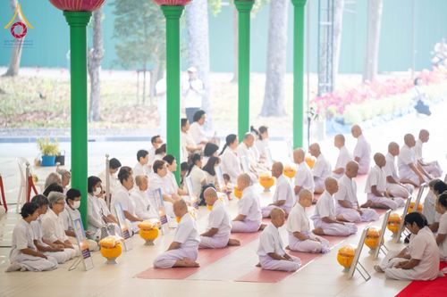 ภาพ No.298171:วันเสาร์ที่ 17 มกราคม พ.ศ. 2569 พิธีบรรพชาอุปสมบท โครงการอุปสมบทหมู่ บูชาธรรมครบ 117 ปี คุณยายอาจารย์มหารัตนอุบาสิกาจันทร์ ขนนกยูง  ณ อุโบสถพระไตรปิฎก วัดพระธรรมกาย