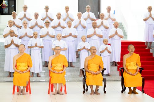 ภาพ No.338808:วันที่ 11 กรกฎาคม พศ.2569 พิธีบรรพชาอุปสมบท โครงการอุปสมบทหมู่ธรรมทายาทนานาชาติ  IDOP รุ่นที่ 21 (ภาษาจีน)  จากประเทศจีน มาเลเซีย สิงคโปร์ และไต้หวัน , โครงการบรรพชาสามเณรโรงเรียนนานาชาติ รุ่นที่ 15