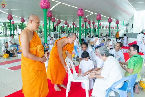 ภาพ No.350893:วันที่ 19 กันยายน พ.ศ.2569 พิธีบรรพชาอุปสมบท โครงการอุปสมบทหมู่บูชาธรรม ครบรอบ 109 ปี วันครูผู้ค้นพบวิชชาธรรมกาย ณ โบสถ์พระไตรปิฏก วัดพระธรรมกาย