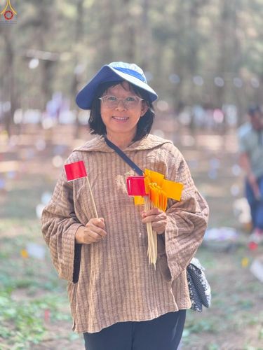 ภาพ No.300523:ภาพเบื้องหลังอาสาสมัครรวมใจ ชุดที่ 3 ในโครงการธรรมยาตรา กตัญญูบูชา มหาปูชนียาจารย์ พระมงคลเทพมุนี(สด จนฺทสโร) พระผู้ปราบมาร อนุสรณ์สถาน 7 แห่ง ปีที่ 14