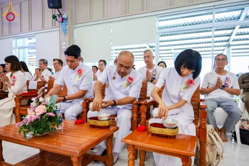 ภาพ No.313779:วันเสาร์ที่ 14 มีนาคม พ.ศ. 2569 พิธีตักบาตรแด่คณะสงฆ์ 323 วัด 4 จังหวัดชายแดนภาคใต้ พิธีถวายสังฆทานแด่คณะสงฆ์ 323 วัด ปีที่ 22 ครั้งที่ 183 พิธีมอบกองทุนหนุนแรงใจช่วยครูใต้ ปีที่ 19 ครั้งที่ 146 และพิธีทำบุญอุทิศส่วนกุศลให้ผู้วายชนม์ ณ ศูนย์ปฏิบัติธรรมภา