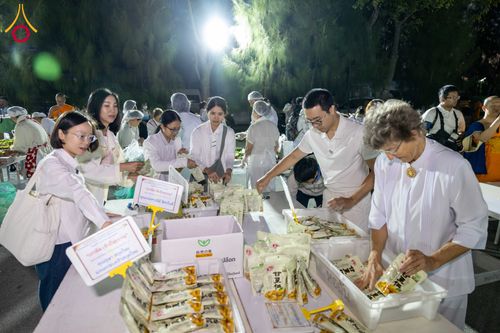 ภาพ No.289511:วันที่ 7 มกราคม พ.ศ. 2569 พิธีถวายภัตตาหารเป็นสังฆทาน แด่พระธรรมยาตรา ในโครงการธรรมยาตรา กตัญญูบูชา มหาปูชนียาจารย์ พระมงคลเทพมุนี(สด จนฺทสโร) พระผู้ปราบมาร อนุสรณ์สถาน 7 แห่ง ปีที่ 14 ณ อนุสรณ์สถานมหาวิหารพระมงคลเทพมุนี (โลตัสแลนด์) อ.สองพี่น้อง จ.สุพรร