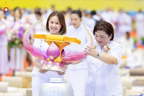 ภาพ No.215655:วันอาทิตย์ต้นเดือนที่ 6 เมษายน พ.ศ. 2568 ขบวนอัญเชิญผ้าป่าสมทบ มหาสังฆทาน 40,000 กว่าวัดทั่วประเทศ ณ สภาธรรมกายสากล วัดพระธรรมกาย