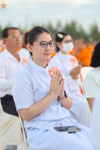 ภาพ No.302447:วันที่ 24 มกราคม พ.ศ. 2569 พิธีตักบาตรพระธรรมยาตรา ณ อนุสรณ์สถานลำดับที่ 5 สถานที่เผยแผ่วิชชาธรรมกายครั้งแรก อนุสรณ์สถานบางปลา วัดบางปลา อำเภอบางเลน จังหวัดนครปฐม ในโครงการธรรมยาตรา กตัญญูบูชา มหาปูชนียาจารย์ พระมงคลเทพมุนี(สด จนฺทสโร) พระผู้ปราบมาร อนุส
