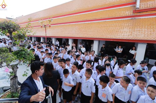 ภาพ No.288927:วันพุธที่ 17 ธันวาคม พ.ศ.2568 กิจกรรมเยาวชนไทยรวมใจทำความดี "เด็กดีมหานคร ต้นแบบด้านศีลธรรม" แข่งขันสอบตอบปัญหาศีลธรรมในพระพุทธศาสนา ครั้งที่ 7 และวันรวมพลังเด็กดี V-Star ประจำปี 2568 ณ วัดมหาธาตุยุวราชรังสฤษฎิ์ราชวรมหาวิหาร กรุงเทพมหานคร