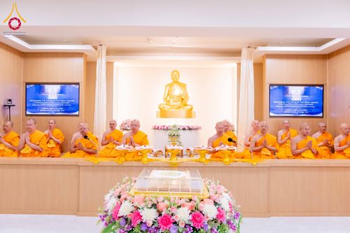 ภาพ No.319144:วันที่ 29 มีนาคม พ.ศ.2569 พิธีอัญเชิญรูปหล่อพระมงคลเทพมุนี (สด จนฺทสโร) ประดิษฐาน ณ ห้องปฏิบัติธรรม “มงคลรัตนโชติ”  วัดพระธรรมกายชิคาโก ประเทศสหรัฐอเมริกา