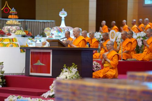 ภาพ No.264679:วันอาทิตย์ที่ 2 พฤศจิกายน พ.ศ. 2568 พิธีทอดกฐินสามัคคี ณ สภาธรรมกายสากล วัดพระธรรมกาย