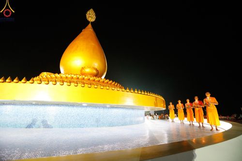 ภาพ No.129653:พิธีจุดประทีป 10,000 ดวง น้อมถวายเป็นพุทธบูชา ณ มหารัตนเจดีย์สิริปทุมสวรรค์ (เจดีย์อริยพุทธะ 5 พระองค์) ศูนย์ปฏิบัติธรรมภาคใต้ อ.บางกล่ำ จ.สงขลา  วันที่ 10 มีนาคม พ.ศ. 2567