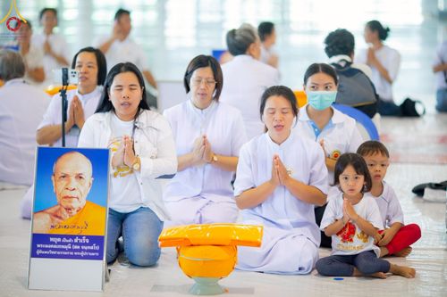 ภาพ No.214999:วันเสาร์ที่ 5 เมษายน พ.ศ. 2568 พิธีเวียนประทักษิณรอบพระมหาธรรมกายเจดีย์  พิธีวันทาเจดีย์ พิธีขอขมาและมอบผ้าไตร ในโครงการบรรพชาสามเณรฟื้นฟูพระพุทธศาสนาทั่วไทย , โครงการหน่อแก้วเปรียญธรรม รุ่นที่ 13 ,  โครงการสามเณรยุวธรรมทายาท รุ่นที่ 33 , โครงการสามเณรมั