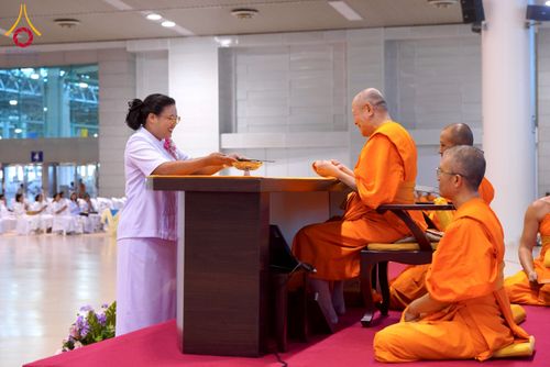 ภาพ No.232200:วันอาทิตย์ที่ 6 กรกฏาคม พ.ศ. 2568 พิธีมอบโล่เกียรติคุณ สวดธัมมจักกัปปวัตตนสูตร และรางวัลโครงการผู้นำแสงสว่างออนไลน์ ณ ห้องแก้วสารพัดนึก1 สภาธรรมกายสากล วัดพระธรรมกาย