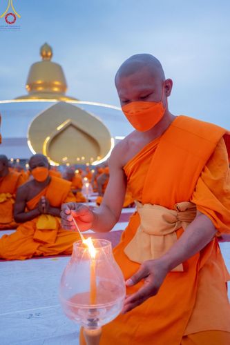 ภาพ No.118232:พิธีจุดประทีปถวายเป็นพุทธบูชา และบูชาธรรมมหาปูชนียาจารย์ พระมงคลเทพมุนี(สด จนฺทสโร) วันที่ 24 มกราคม พ.ศ. 2567 ณ อนุสรณ์สถานบางปลา อ.บางเลน จ.นครปฐม