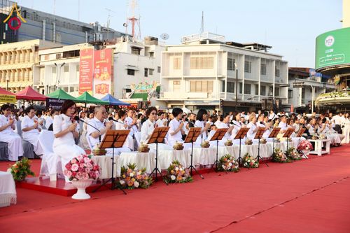 ภาพ No.312599:วันอาทิตย์ที่ 8 มีนาคม พ.ศ.2569 ทำบุญเมืองนครราชสีมา 558 ปี ตักบาตรพระ 10,000 รูป