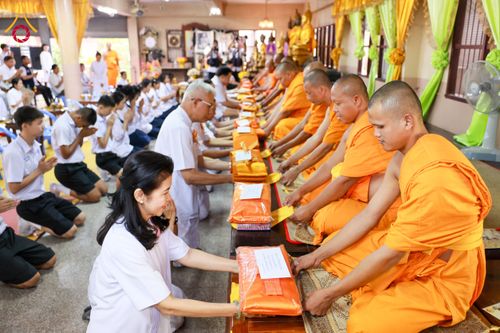 ภาพ No.196632:พิธีทอดผ้าป่าทำนุบำรุงศาสนสถาน ณ วัดไทยเจริญ ตำบลบางขุนกอง อำเภอบางกรวย จังหวัดนนทบุรี  ในโครงการธรรมยาตรา กตัญญูบูชา มหาปูชนียาจารย์ พระมงคลเทพมุนี(สด จนฺทสโร) พระผู้ปราบมาร อนุสรณ์สถาน 7 แห่ง ปีที่ 13 วันที่ 17 มกราคม พ.ศ. 2568