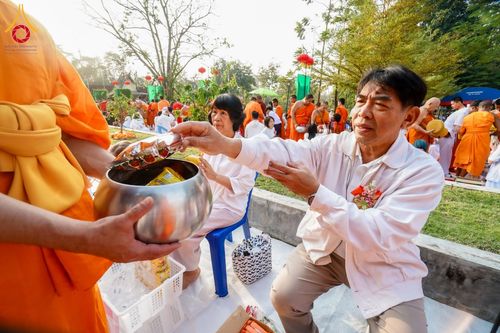 ภาพ No.206810:พิธีตักบาตรพระ 1,000 รูป ปืที่ 7 วันอาทิตย์ที่ 9 กุมภาพันธ์ พ.ศ. 2568 ณ วัดห้วยตองสัก อำเภอจอมทอง จังหวัดเชียงใหม่