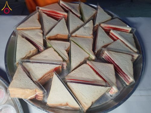 ภาพ No.199414:พิธีถวายภัตตาหารเป็นสังฆทาน แด่พระธรรมยาตรา ณ อนุสรณ์สถานบางปลา วัดบางปลา อำเภอบางเลน จังหวัดนครปฐม ในโครงการธรรมยาตรา กตัญญูบูชา มหาปูชนียาจารย์ พระมงคลเทพมุนี(สด จนฺทสโร) พระผู้ปราบมาร อนุสรณ์สถาน 7 แห่ง ปีที่ 13 วันที่ 22 มกราคม พ.ศ. 2568