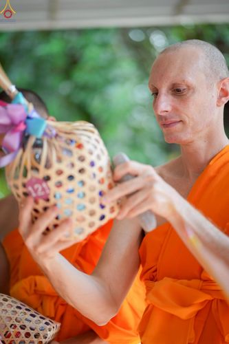 ภาพ No.248316:วันอาทิตย์ที่ 21 กันยายน พ.ศ. 2568 พิธีตักบาตร, พิธีทอดผ้าป่าบำรุงธุดงคสถานล้านนา, พิธีถวายกองทุนการศึกษาพระบาลี, พิธีถวายสลากภัตเป็นสังฆทาน เนื่องในโอกาสครบรอบ 39 ปี ธุดงคสถานล้านนา ณ ธุดงคสถานล้านนา อ.สันทราย จ.เชียงใหม่