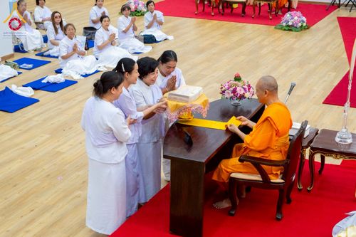 ภาพ No.224262:วันที่ 3-5 พฤษภาคม พ.ศ. 2568  กิจวัตร-กิจกรรมโครงการปฏิบัติธรรมอบรมศีลธรรม “บวชอุบาสิกาแก้ว” ถวายเป็นพระราชกุศล แด่พระบาทสมเด็จพระเจ้าอยู่หัว เนื่องในโอกาสมหามงคล “วันฉัตรมงคล” ณ วัดพระธรรมกาย อ.คลองหลวง จ.ปทุมธานี