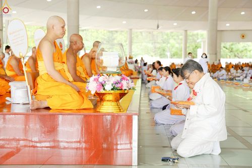 ภาพ No.247431:วันจันทร์ที่ 22 กันยายน พ.ศ. 2568 (วันพระ แรม 15 ค่ำ เดือน 10) พิธีบุพเปตพลี ครั้งที่ 170 ร่วมอุทิศบุญแด่หมู่ญาติที่ล่วงลับไปแล้ว และสืบทอดอายุพระพุทธศาสนา ณ หอฉันคุณยายอาจารย์ฯ วัดพระธรรมกาย