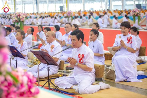 ภาพ No.59994:พิธีเจริญพระพุทธมนต์ "ฉลองอายุวัฒนมงคล 80 ปี หลวงพ่อธัมมชโย" พิธีถวายไทยธรรม คณะสงฆ์ 10,000 กว่าวัดทั่วประเทศ ในวันคุ้มครองโลก วันจันทร์ที่ 22 เมษายน พ.ศ. 2567 ณ สภาธรรมกายสากล วัดพระธรรมกาย จ.ปทุมธานี